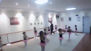 春昀艺校舞蹈教学